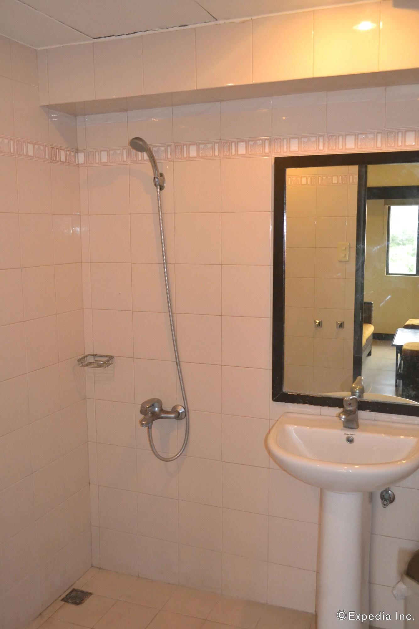 Lancaster Hotel Cebu ماكتان المظهر الخارجي الصورة